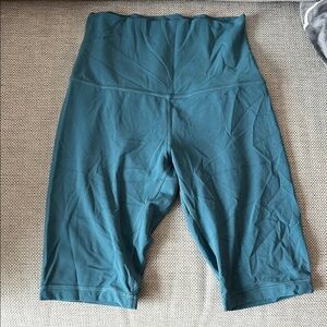 Wunder Train High-Rise Short 8"